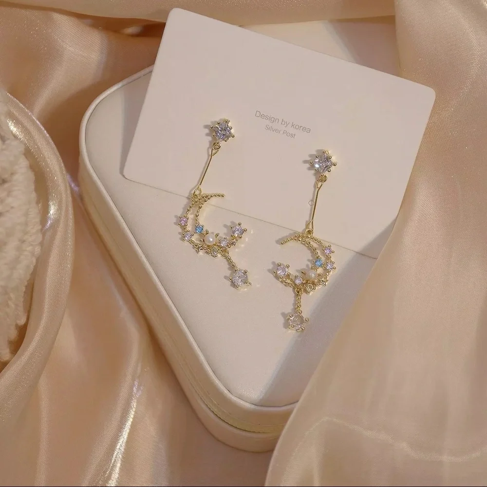 Moon and Star Earrings - Picture 13 of 14